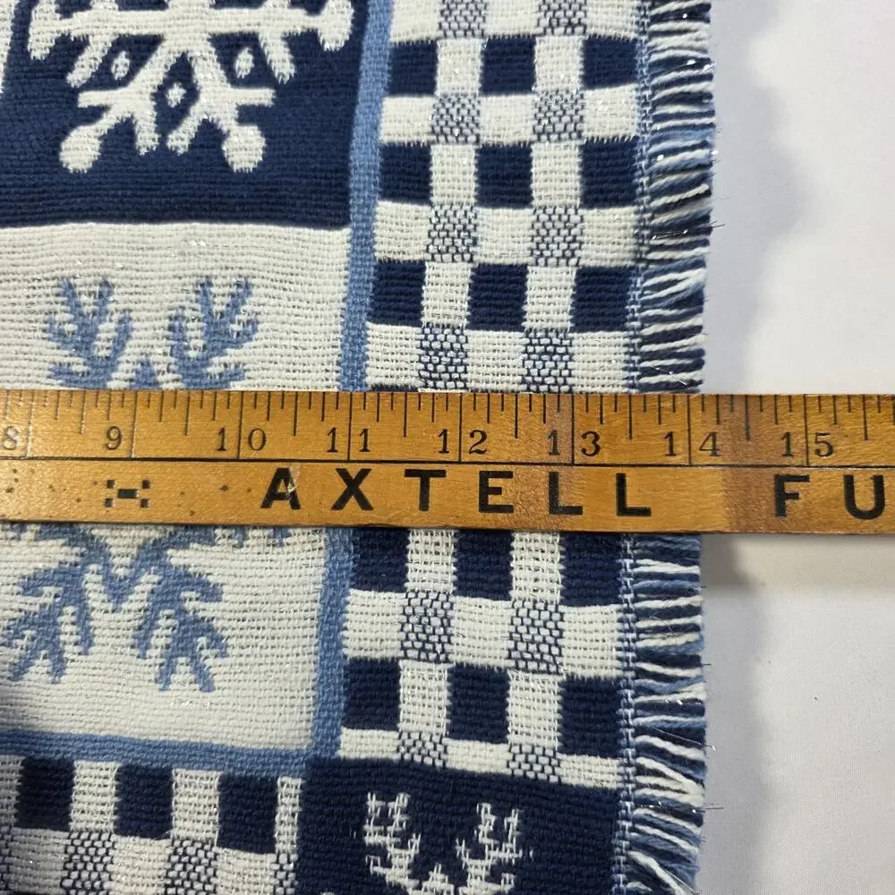 Unbranded reversible woven